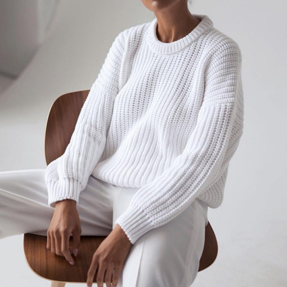 Damski sweter z długim rękawem na modelce
