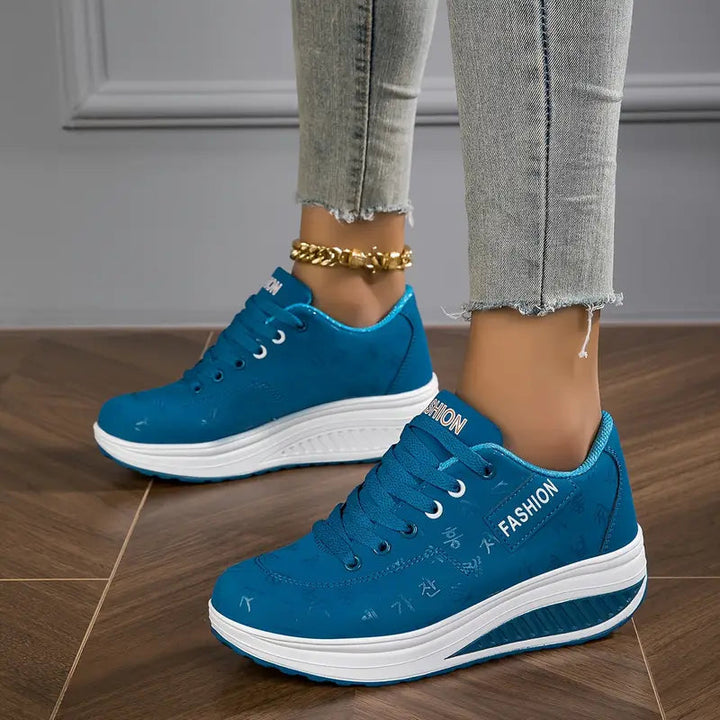Damskie sneakersy na platformie ze sznurowaniem, widok z boku