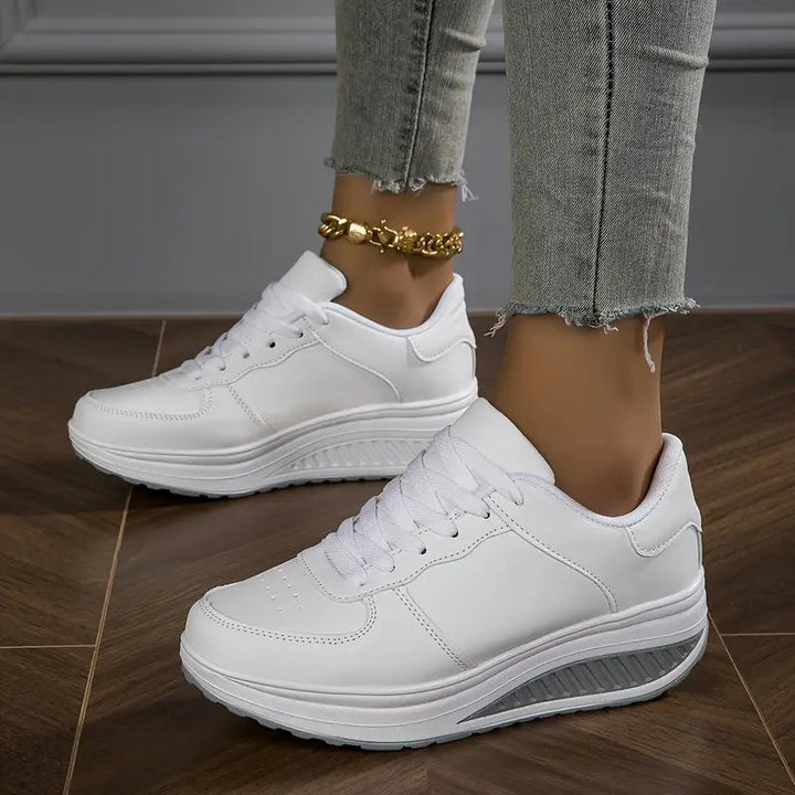 Damskie sneakersy na platformie ze sznurowaniem, widok z boku