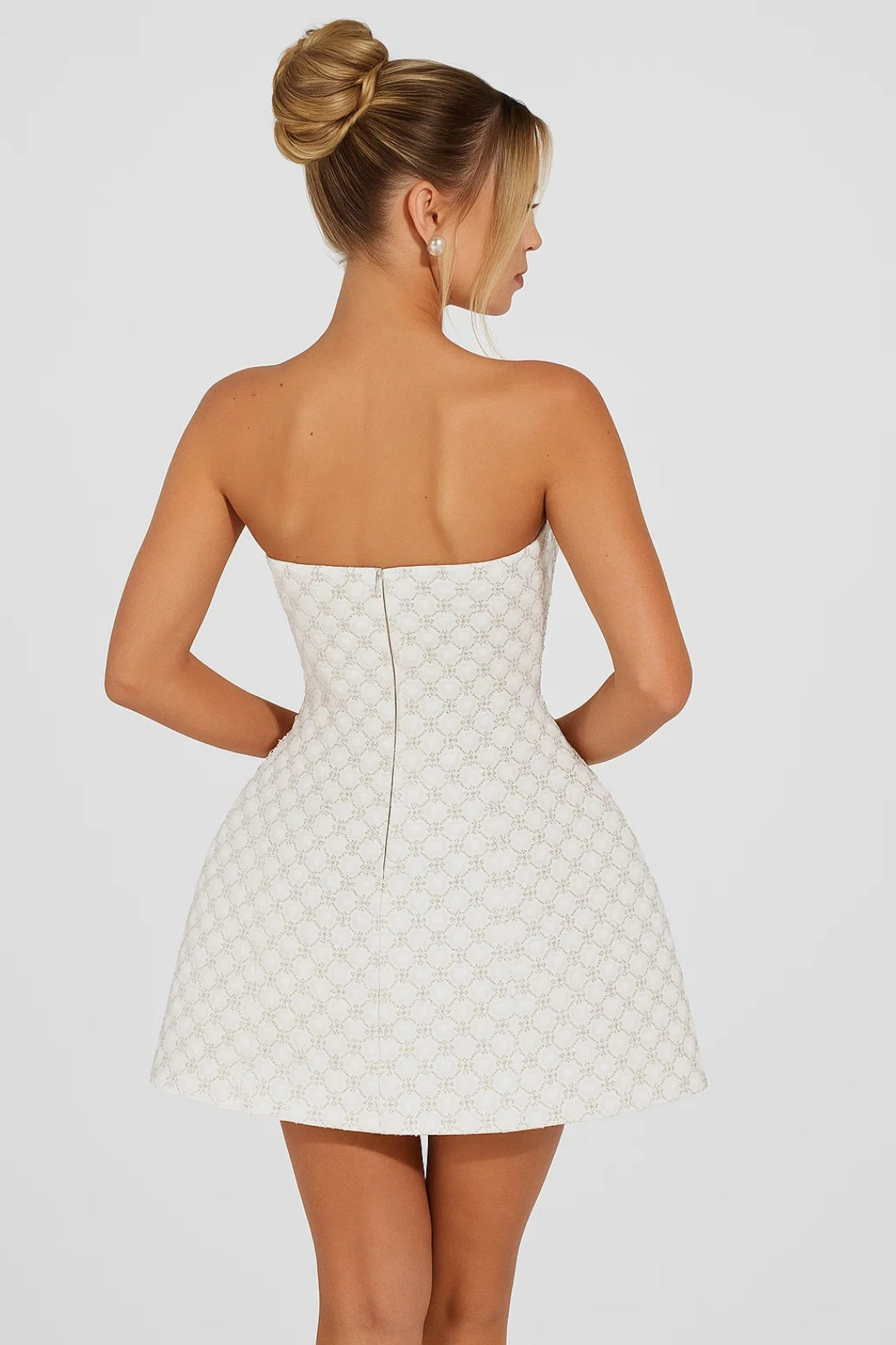 Damska Sukienka Mini | Sukienka Slim Fit Bez Ramiączek | Rozkloszowany Dół | Elegancki Styl Wizytowy