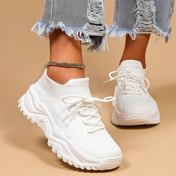 Damskie white sneakersy sznurowane z grubą podeszwą z dzianiny idealne na co dzień
