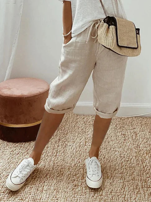 Monika | Women's capri pants with an elastic waistband