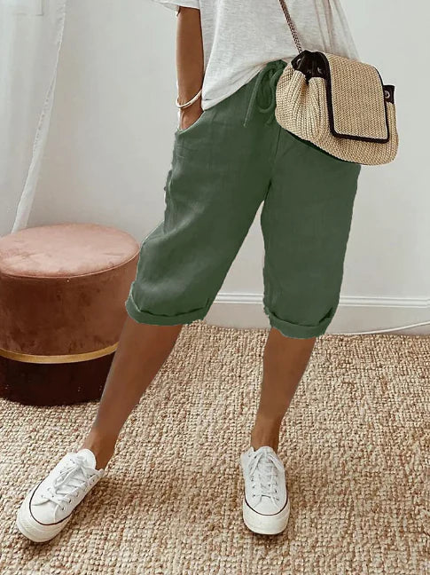 Monika | Women's capri pants with an elastic waistband