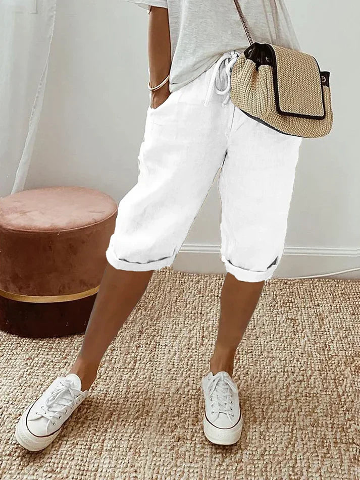 Monika | Women's capri pants with an elastic waistband