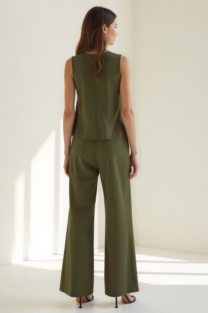 Women's Two-Piece Set | Oversized Sleeveless Top and Wide Pants | Pullover Style | Modern Casual Look