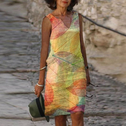 Damska sukienka typu shift bez rękawów z rozcięciem przy dekolcie i nadrukiem | Mini 0