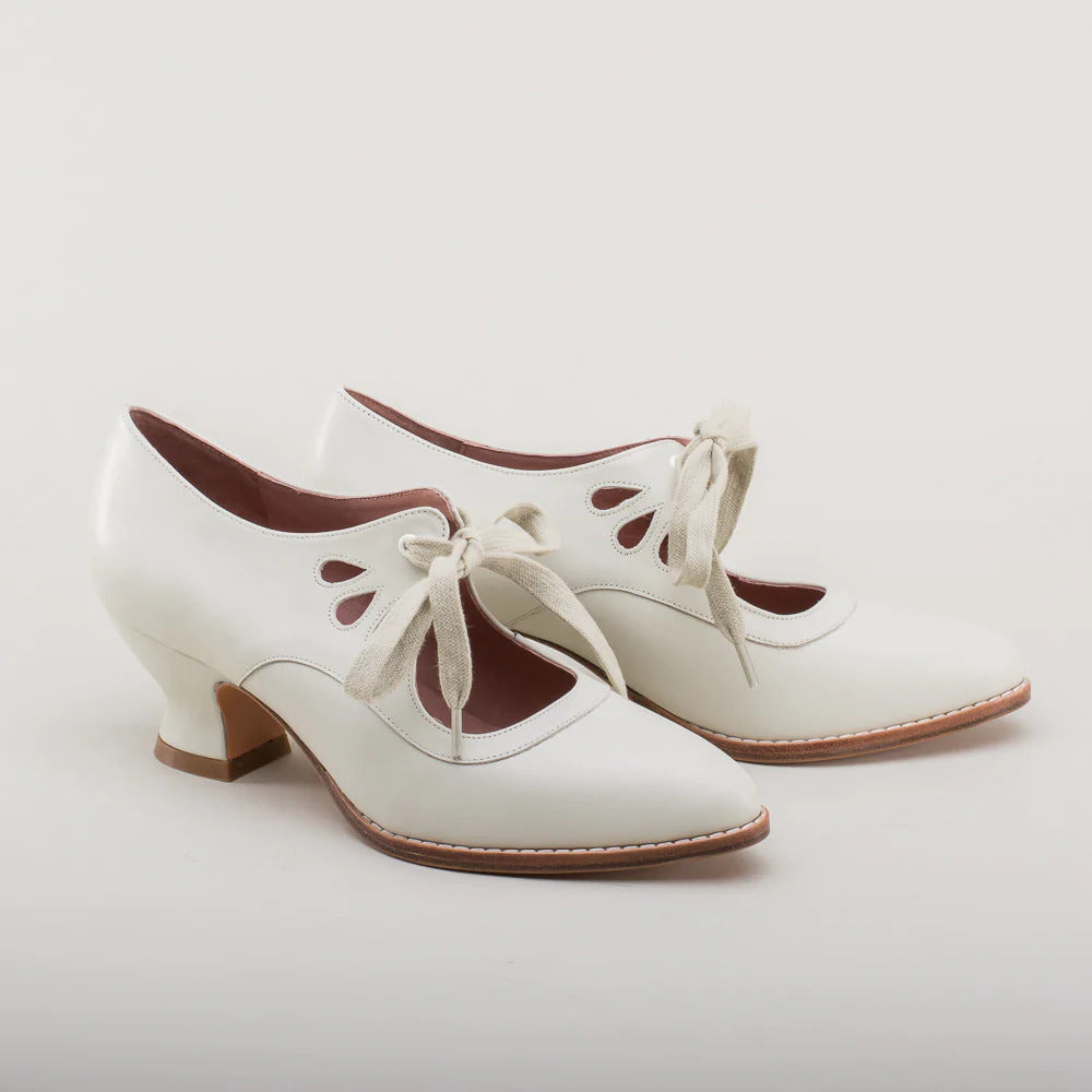 Damskie buty sznurowane na niskim obcasie z okrągłym noskiem | Stylowe 5