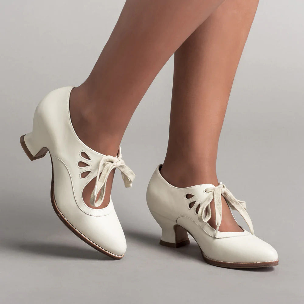 Damskie buty sznurowane na niskim obcasie z okrągłym noskiem | Stylowe 8