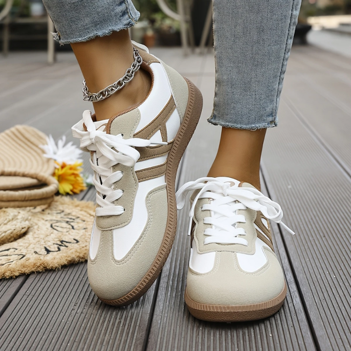Women's Retro Lace-Up Sneakers with Contrasting Panels | Flat Sole
