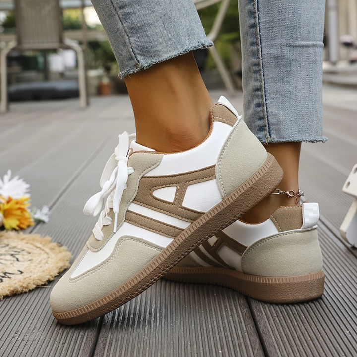 Women's Retro Lace-Up Sneakers with Contrasting Panels | Flat Sole
