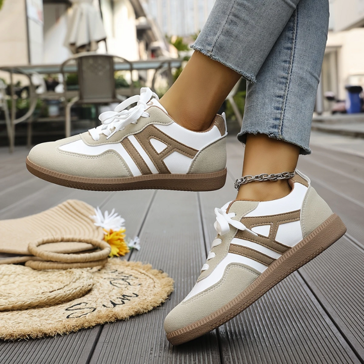 Women's Retro Lace-Up Sneakers with Contrasting Panels | Flat Sole