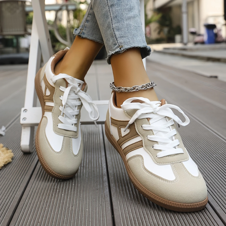 Women's Retro Lace-Up Sneakers with Contrasting Panels | Flat Sole