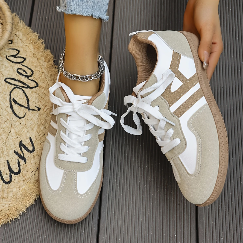 Women's Retro Lace-Up Sneakers with Contrasting Panels | Flat Sole