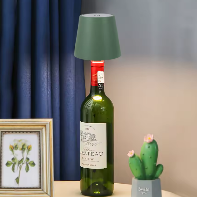 Lampa stołowa BottleGlow – lampa akcentowa w kształcie butelki z abażurem z tkaniny do dekoracji wnętrz 1