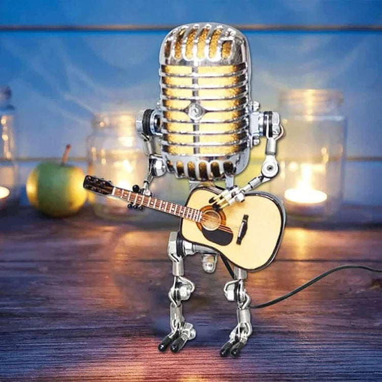 Metalowa lampa-robot z mikrofonem i gitarą – zabytkowa lampa biurkowa w formie rzeźby, idealna dekoracja inspirowana muzyką 1