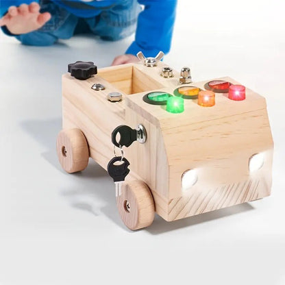 Montessori Activity Board Car Toy – Drewniana tablica aktywności z lampkami, przełącznikami i zamkiem na kluczyk dla maluchów 2