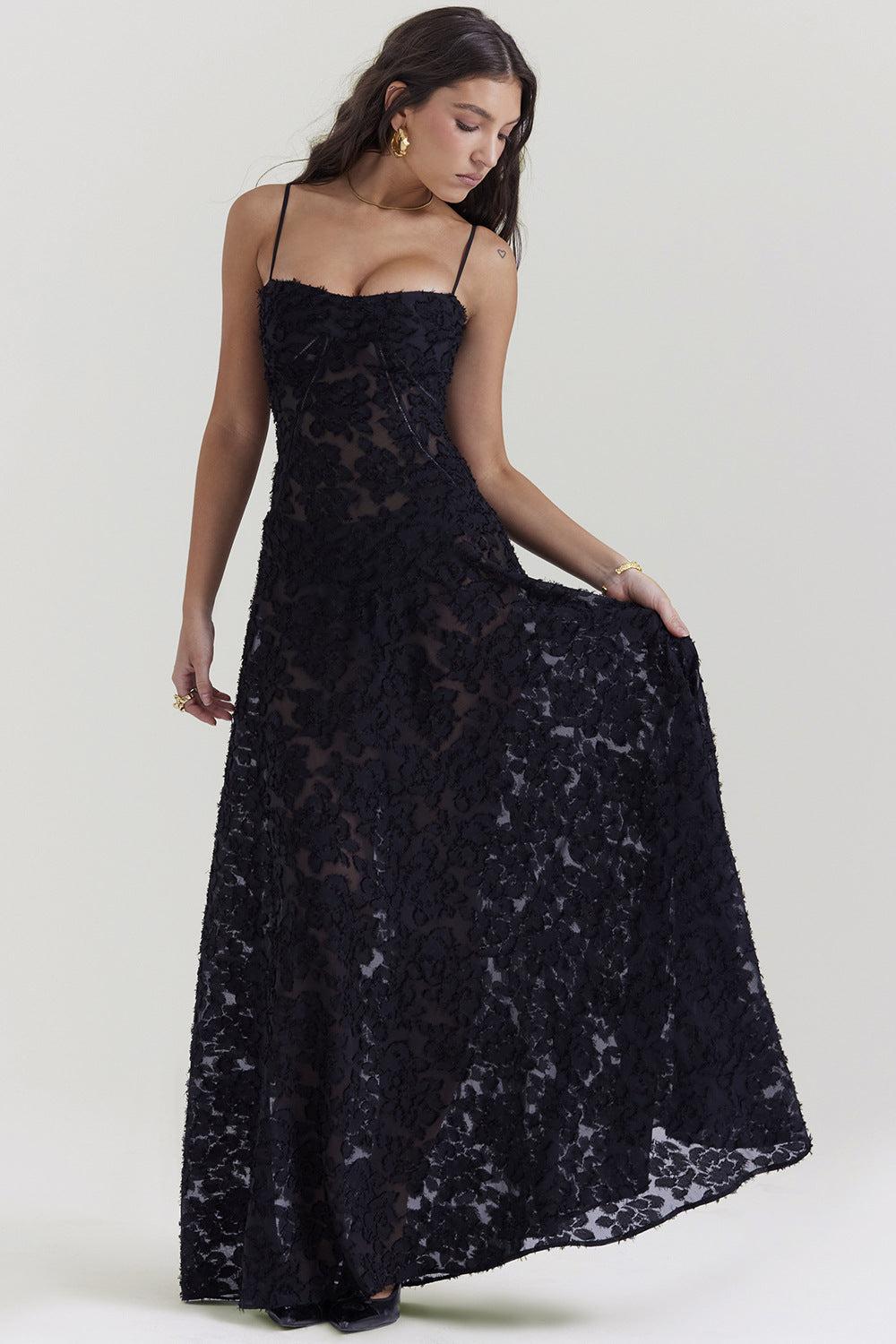 Women's Floral Dress with Thin Straps and Sweetheart Neckline | Maxi