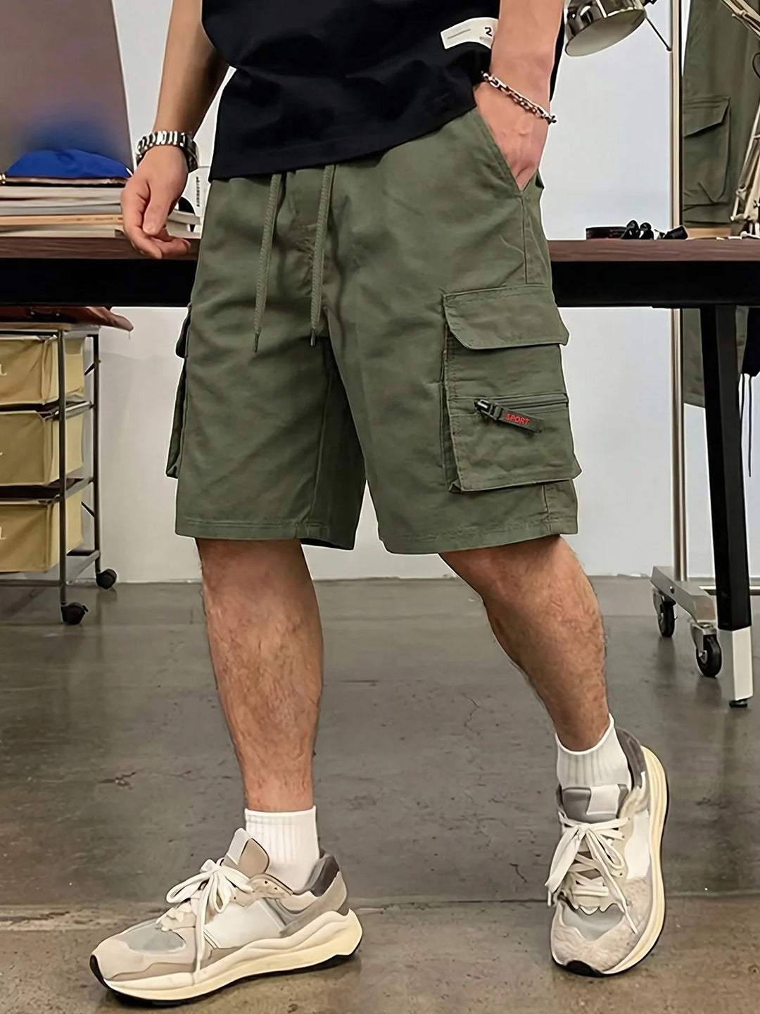 Sławomir | Men's cargo shorts with zippered pockets