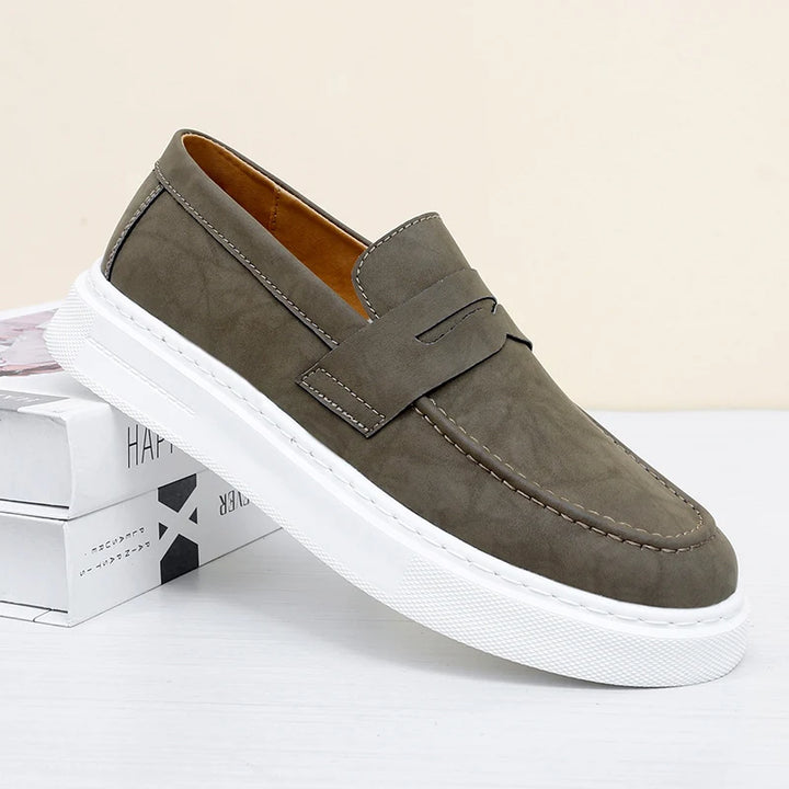 Men's Penny Loafers with Contrasting Sole | Casual Fit