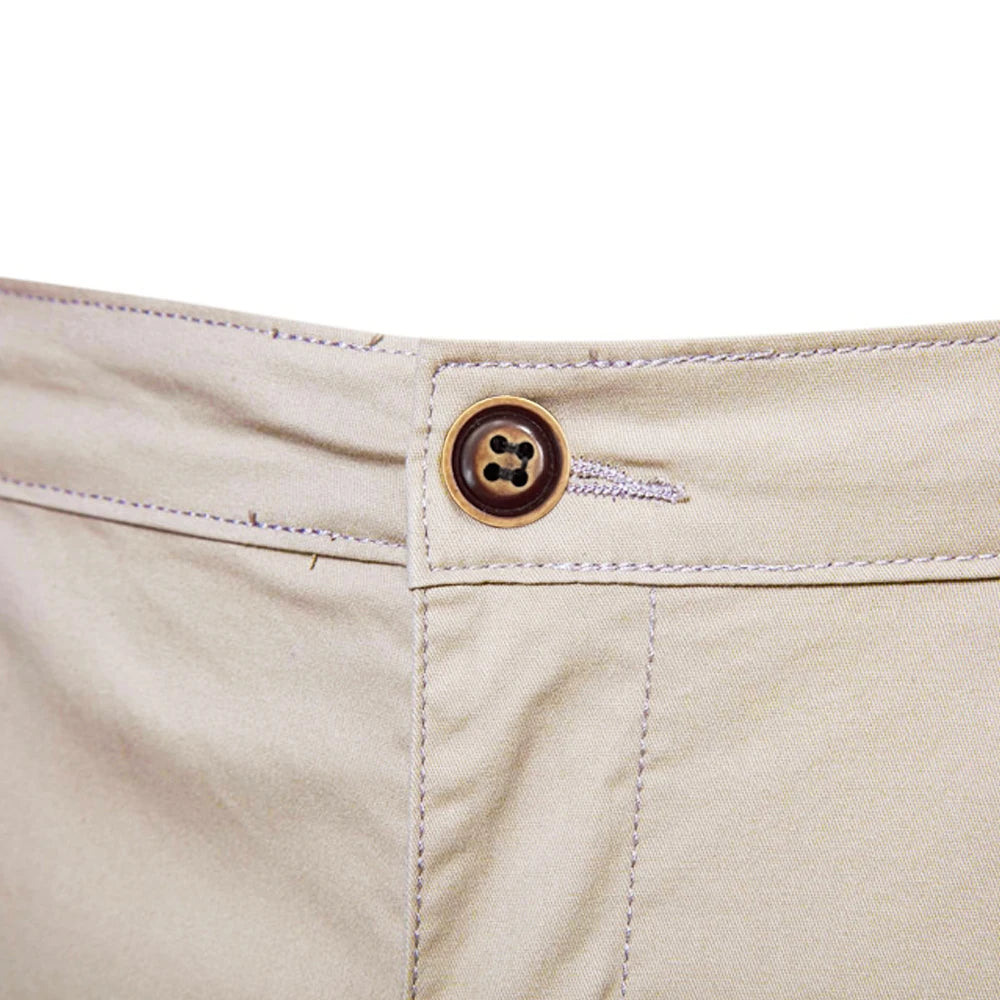 Men's casual shorts with straight legs and button closure | Side pockets