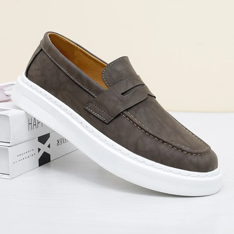 Men's Penny Loafers with Contrasting Sole | Casual Fit
