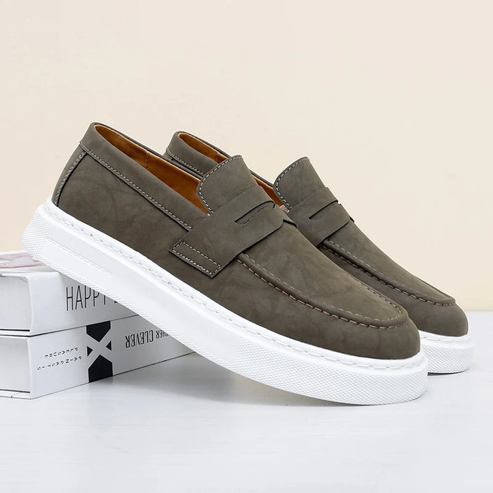 Men's Penny Loafers with Contrasting Sole | Casual Fit