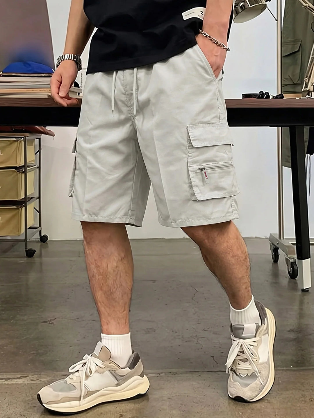 Sławomir | Men's cargo shorts with zippered pockets