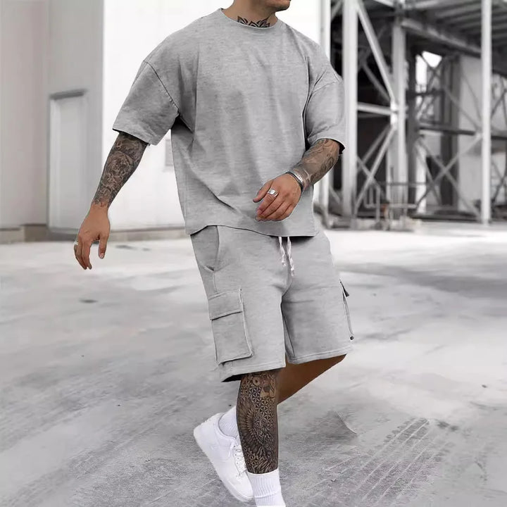 Męski Komplet z Oversize T-Shirtem z Krótkim Rękawem i Szortami Cargo | Luźny Krój