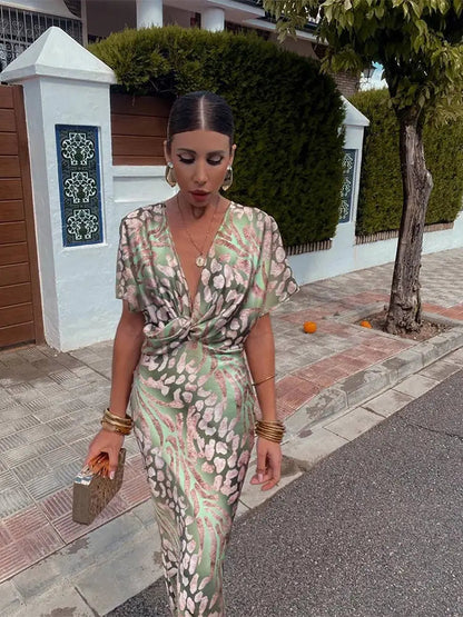 Sukienka damska kopertowa z dekoltem w serek i czapeczką | Midi 0