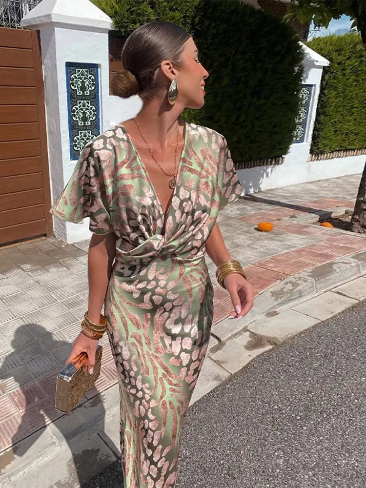 Sukienka damska kopertowa z dekoltem w serek i czapeczką | Midi 1