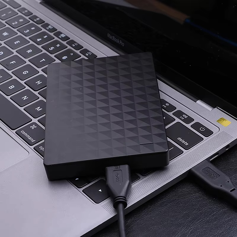 Zewnętrzny dysk twardy 8TB – superszybki, wytrzymały i przenośny 
