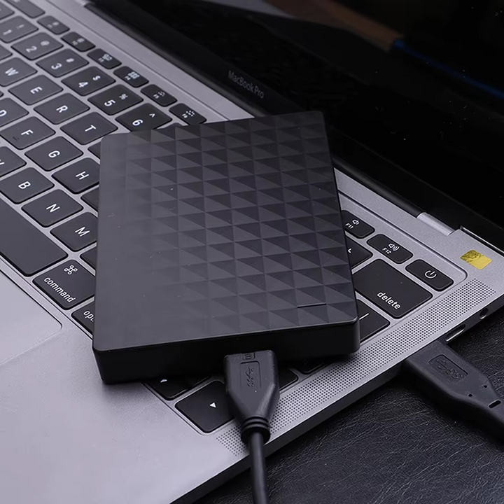 Zewnętrzny dysk twardy 8TB – superszybki, wytrzymały i przenośny 