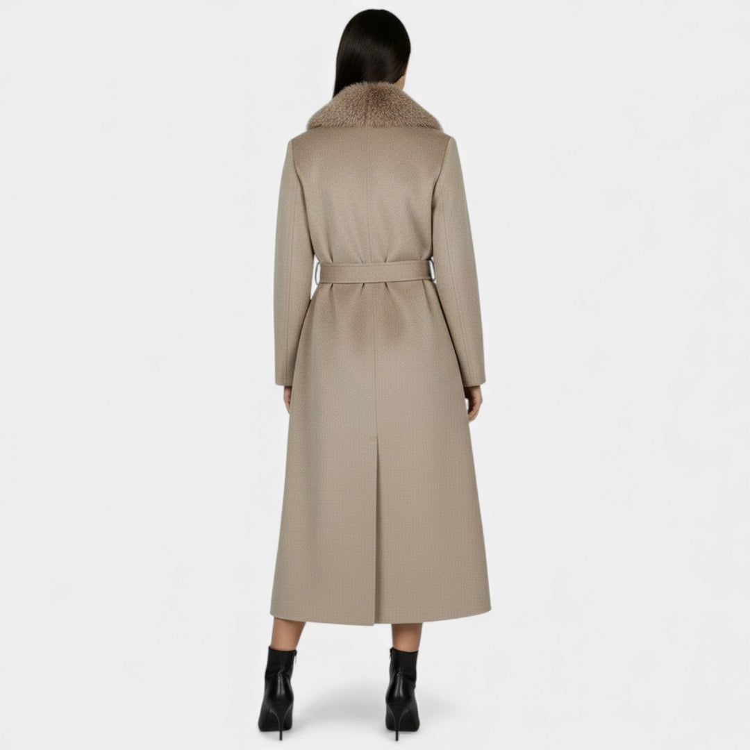 Magdalena | Women's long coat with a fur collar