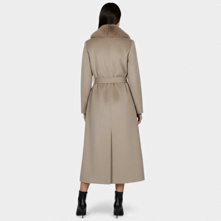 Magdalena | Women's long coat with a fur collar
