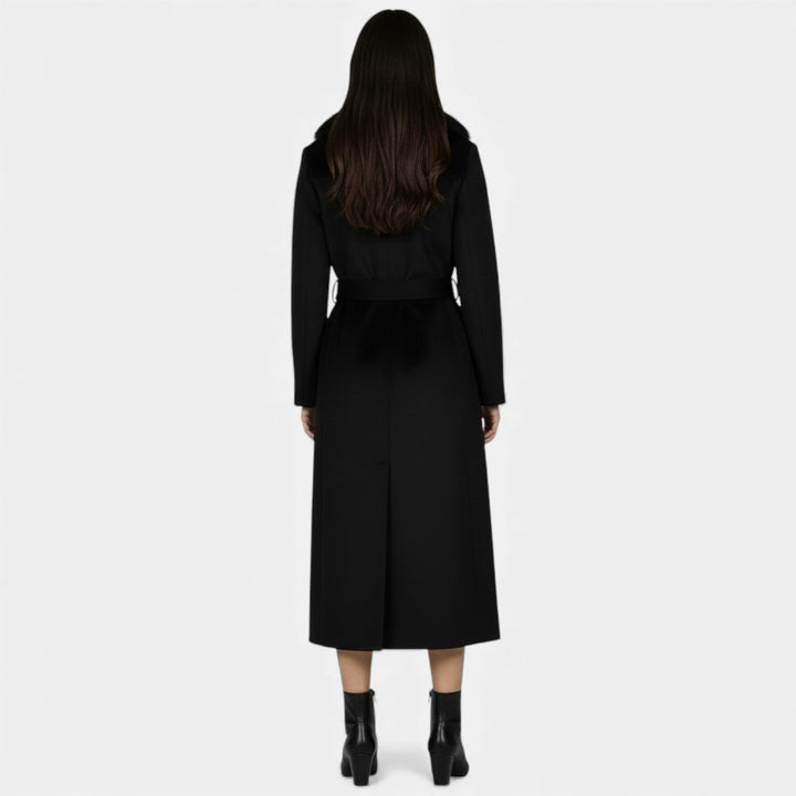Magdalena | Women's long coat with a fur collar