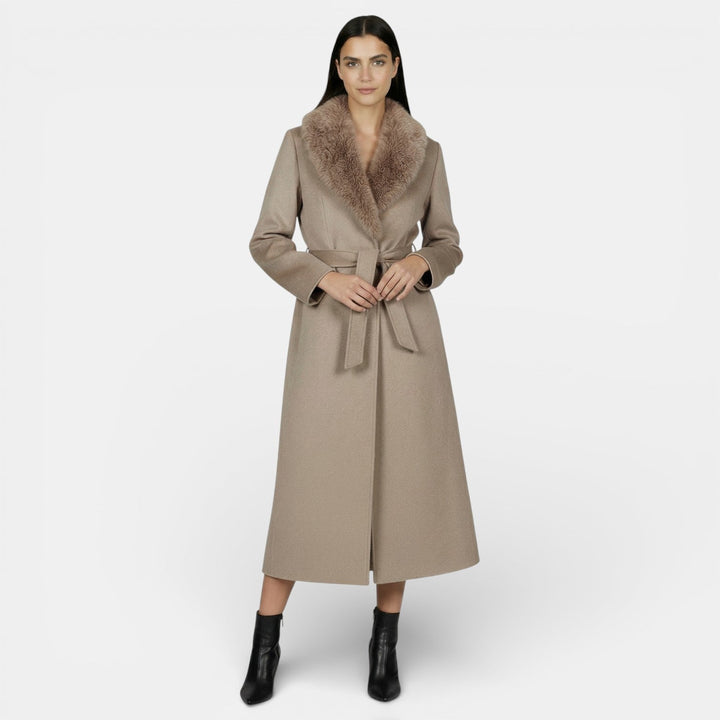 Magdalena | Women's long coat with a fur collar
