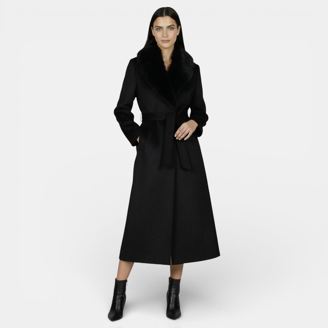 Magdalena | Women's long coat with a fur collar