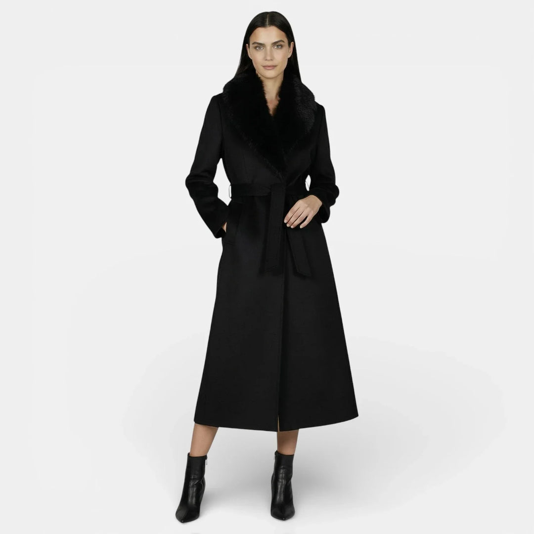 Magdalena | Women's long coat with a fur collar
