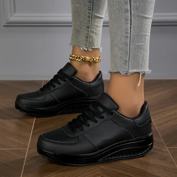 Damskie sneakersy na platformie ze sznurowaniem, widok z boku