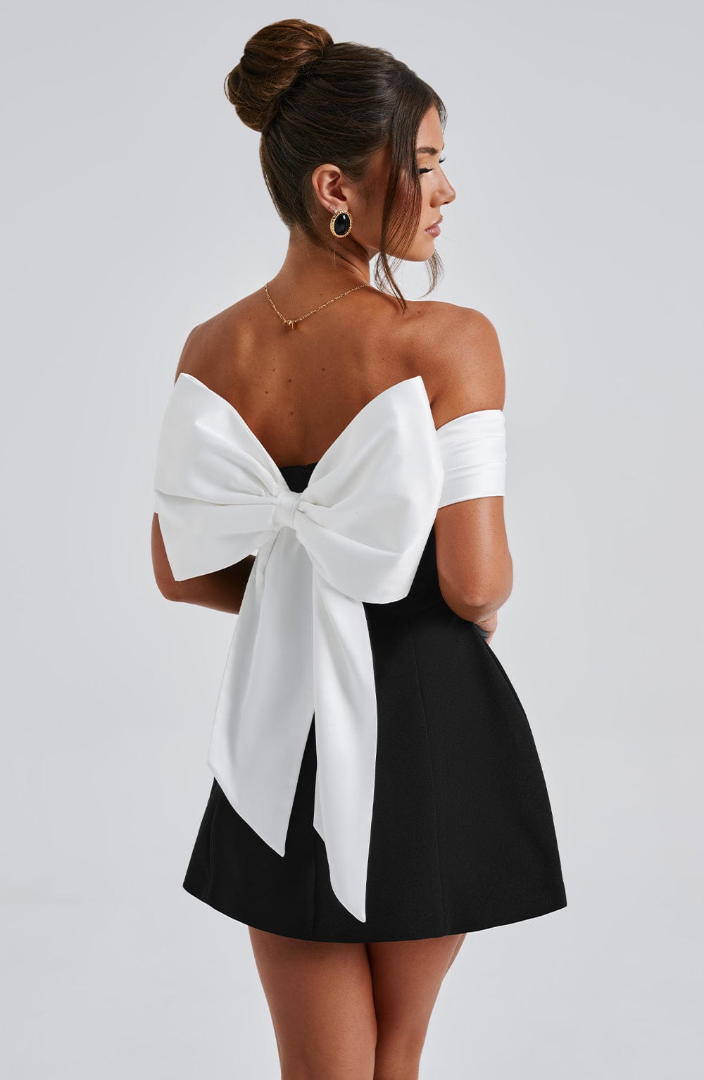 Women's Off-Shoulder Contrast Panel Defined Waist Flared Dress | Mini