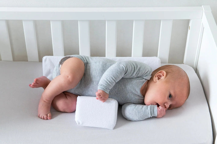 Anti-Reflux Pillow for Infants | Crib Wedge | Protection Against Rolling Over | Sleep