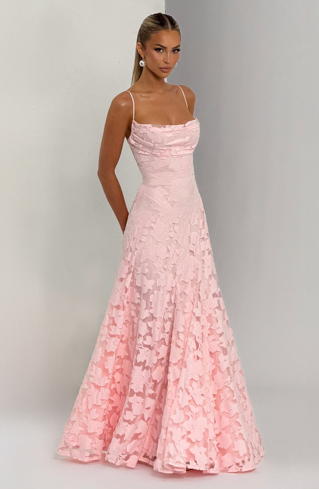Women's Textured Floral Pattern Spaghetti Strap Flared Maxi Dress