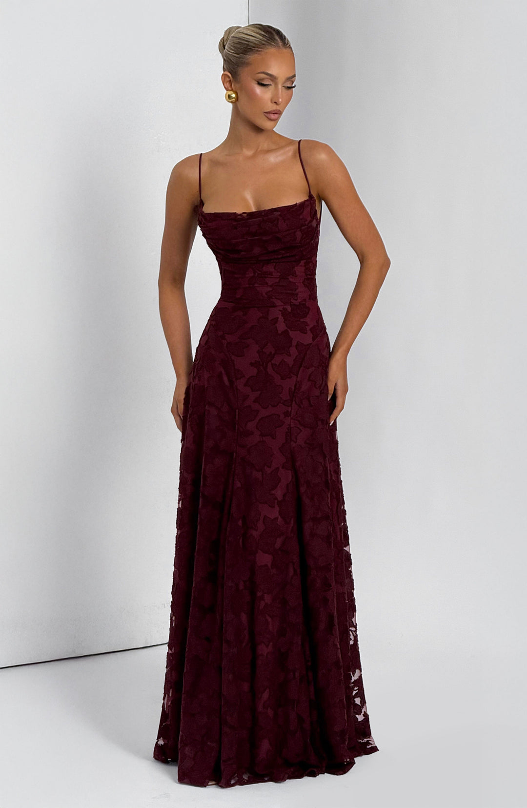 Women's Textured Floral Pattern Spaghetti Strap Flared Maxi Dress