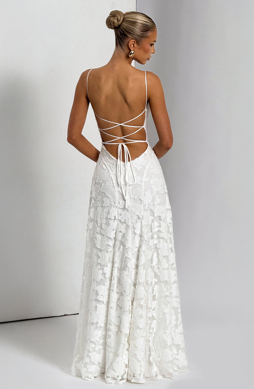 Women's Textured Floral Pattern Spaghetti Strap Flared Maxi Dress