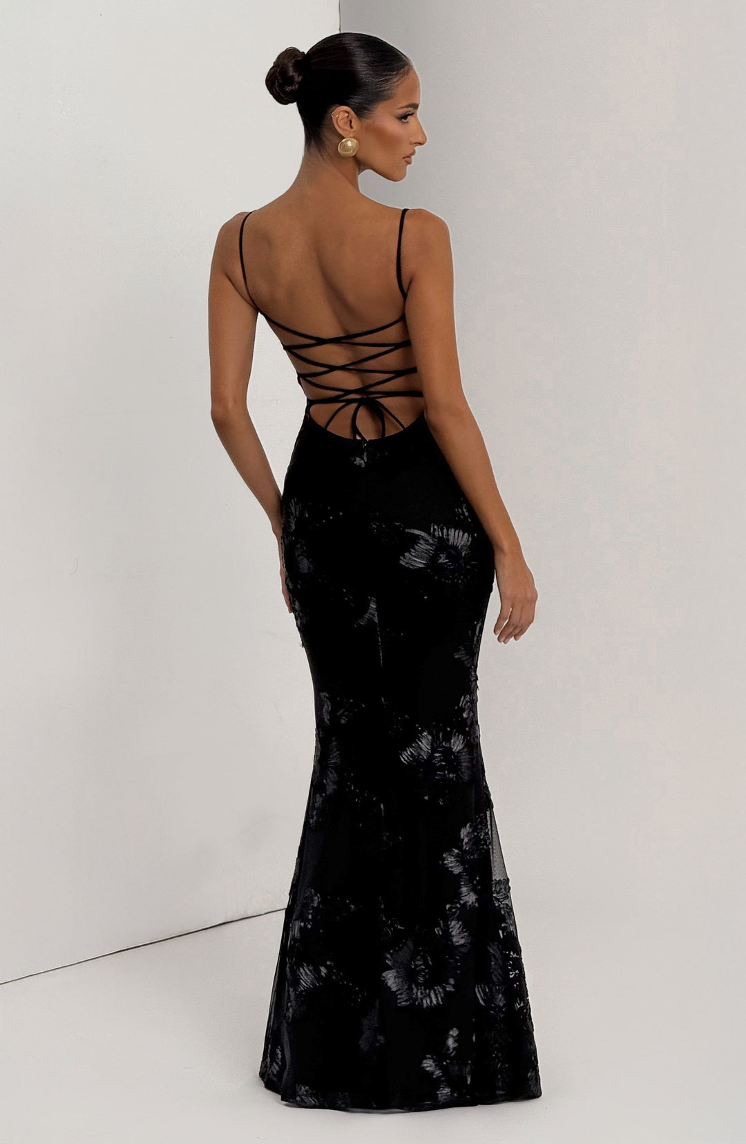 Women's Sleeveless Maxi Dress with Heart-Shaped Neckline | Fitted Cut