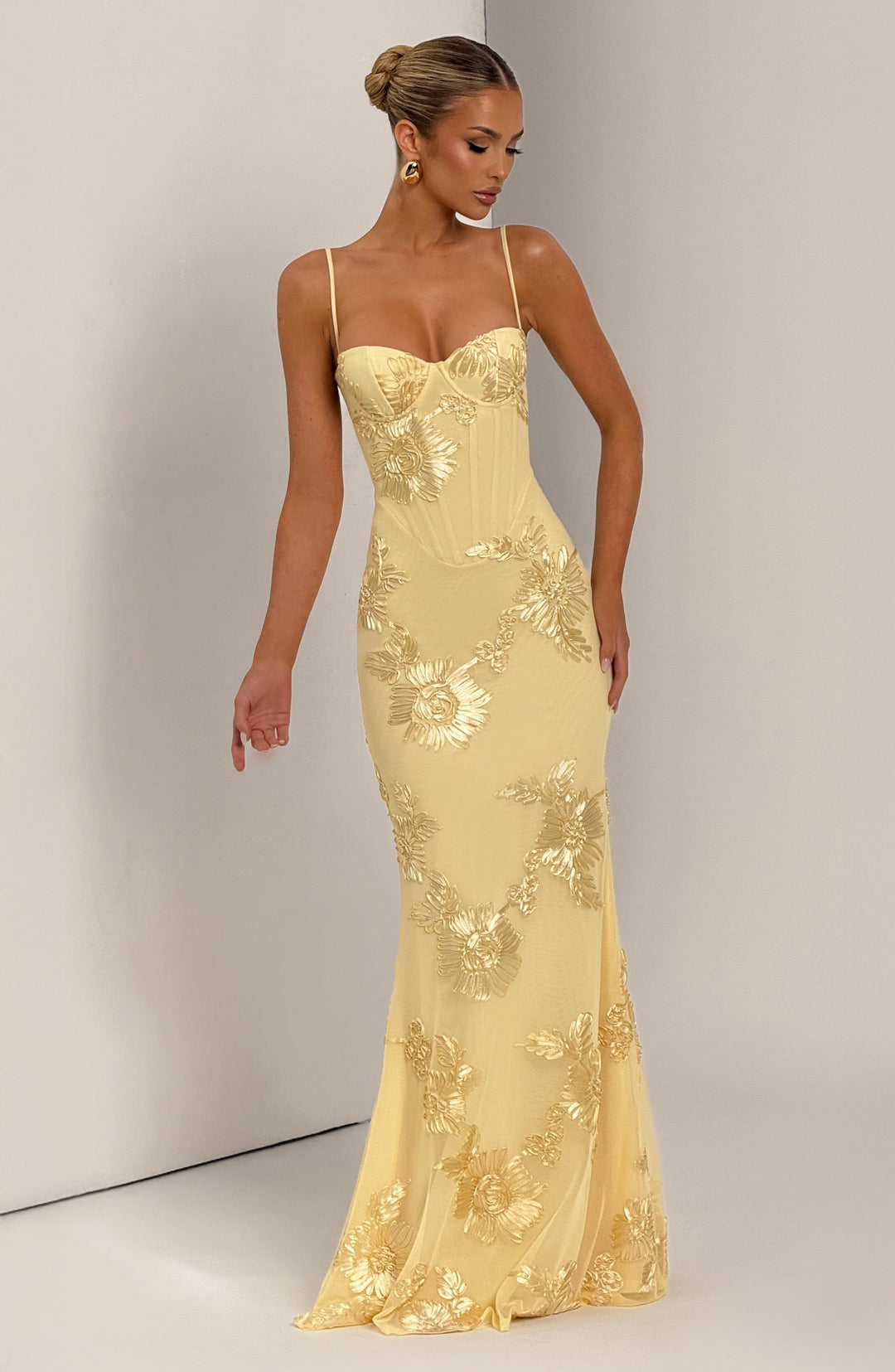 Women's Spaghetti Strap Floral Appliqué Fitted Fishtail Maxi Dress