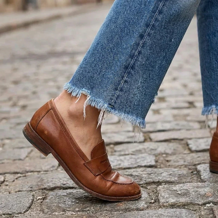Damskie jeansy proste skrócone w retro kroju